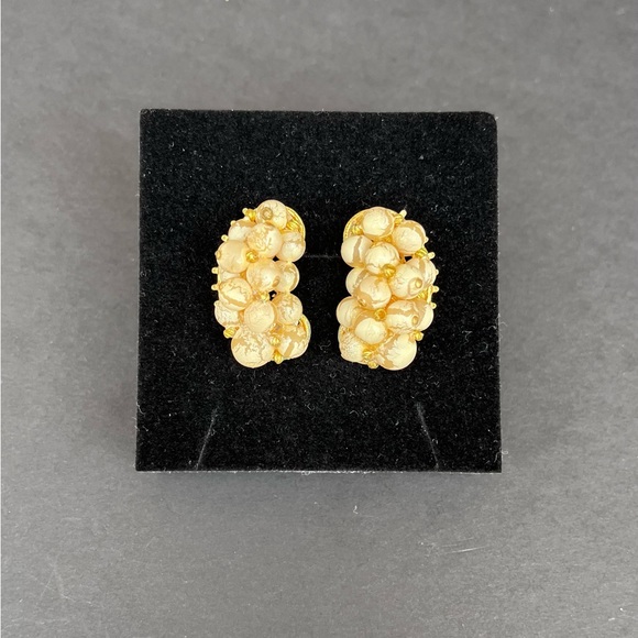 Vintage “Forbidden Fruit” Clip Earrings - Picture 3 of 10